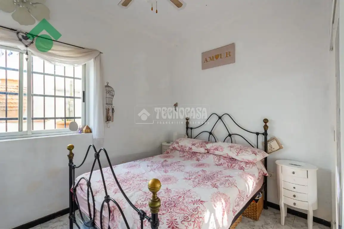 Dormitori de Casa o xalet en venda en Almuñécar amb Terrassa, Piscina i Balcó