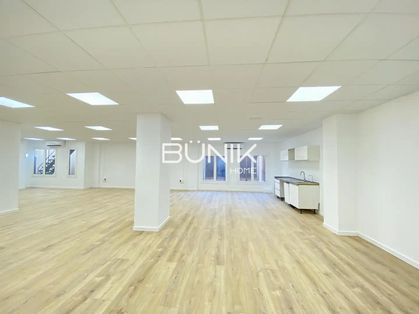 Office for rent in Barcelona  with Air Conditioner