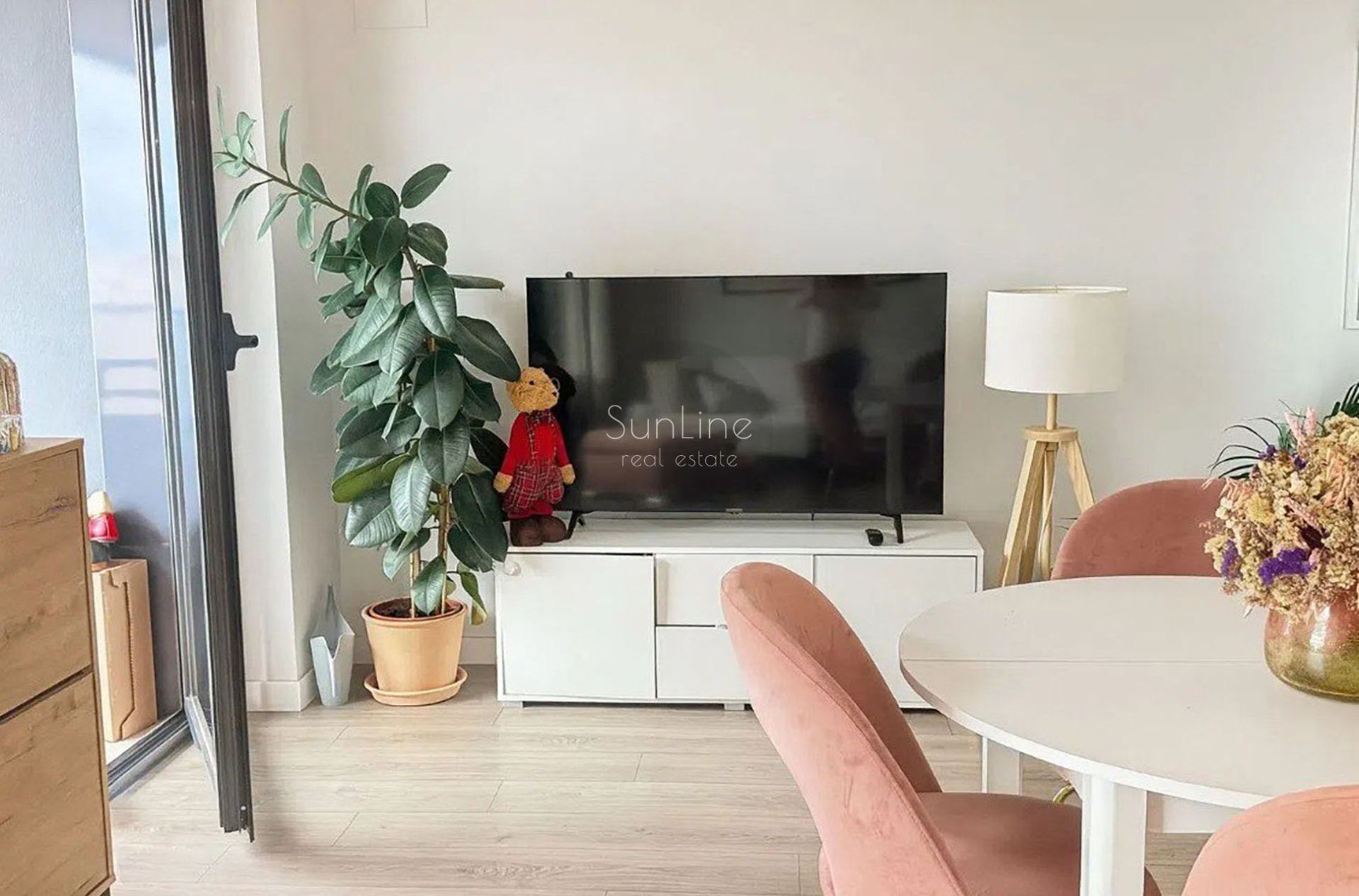 Sala d'estar de Pis en venda en  Valencia Capital amb Aire condicionat, Terrassa i Moblat