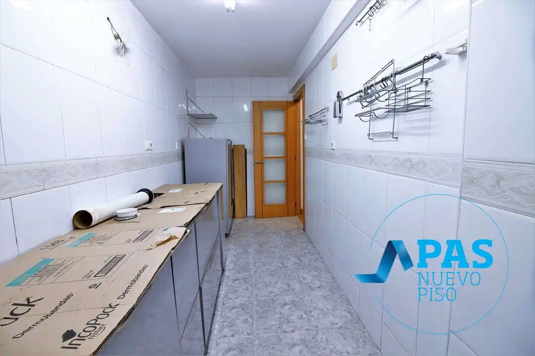 Küche von Wohnung zum Verkauf in Santander mit Heizung und Terrasse