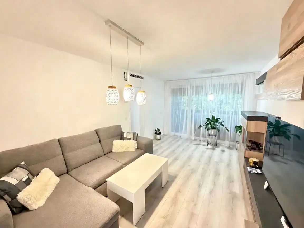 Sala d'estar de Pis en venda en Alcalá de Henares amb Aire condicionat i Terrassa