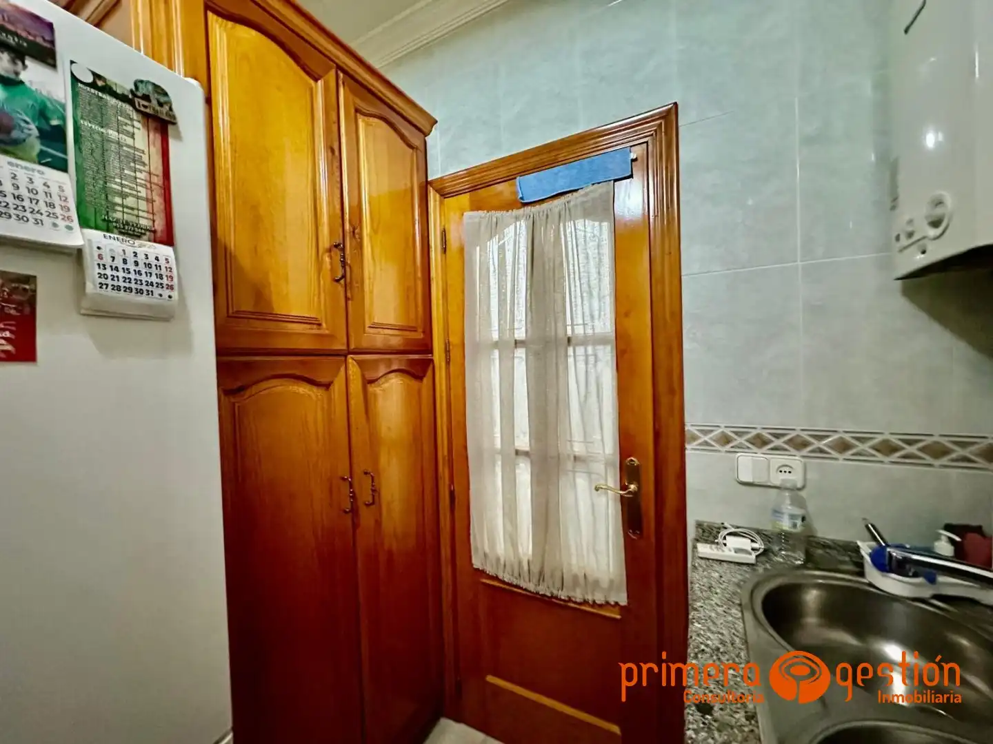 Cocina de Dúplex en venta en Lora del Río con Aire acondicionado, Trastero y Balcón