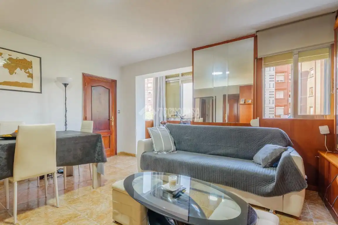 Sala d'estar de Pis en venda en Madrid amb Calefacció