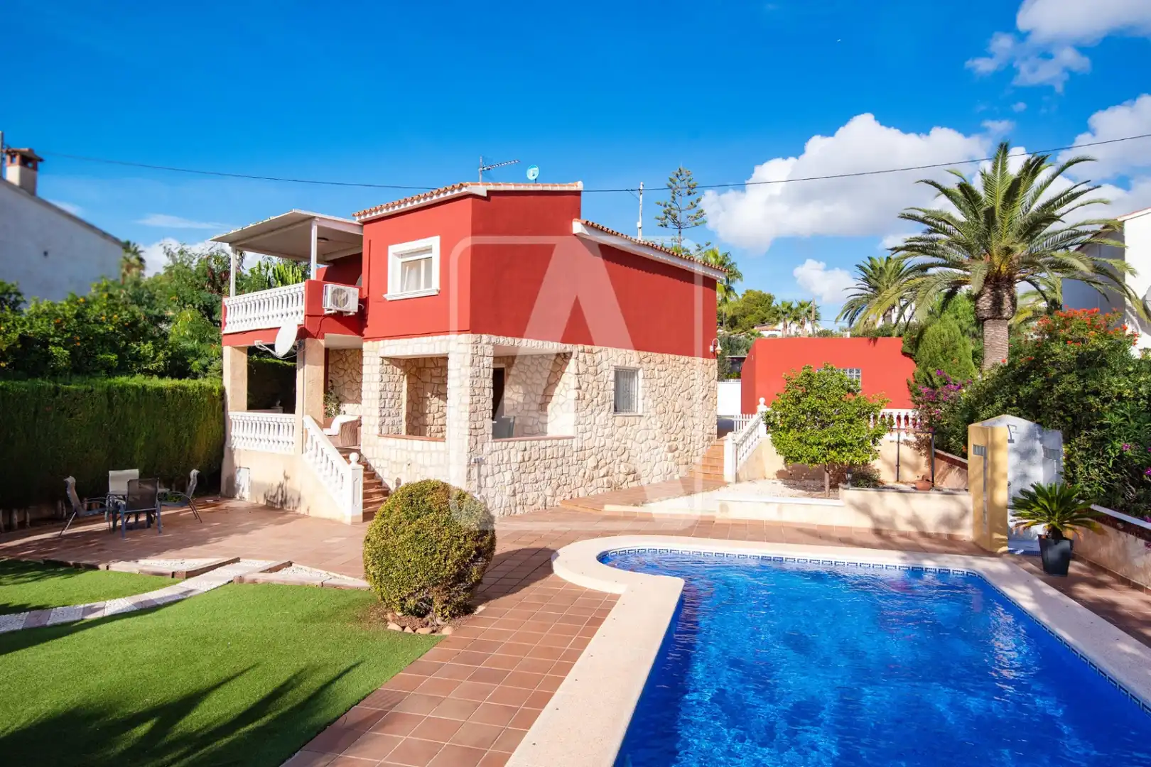 Vista exterior de Casa o xalet en venda en Calpe / Calp amb Aire condicionat, Calefacció i Jardí privat