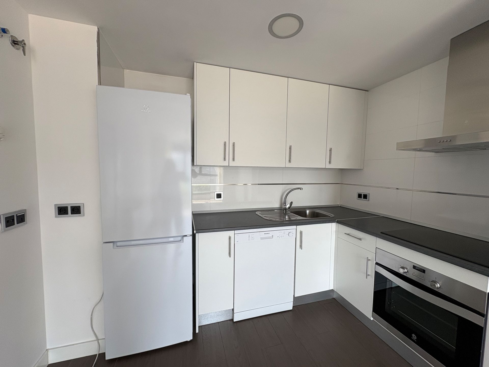 Kitchen of Flat to rent in  Madrid Capital  with Air Conditioner, Heating and Parquet flooring