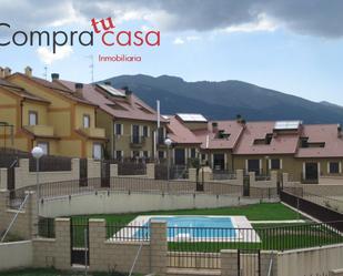 Exterior view of Single-family semi-detached to rent in Segovia Capital  with Terrace