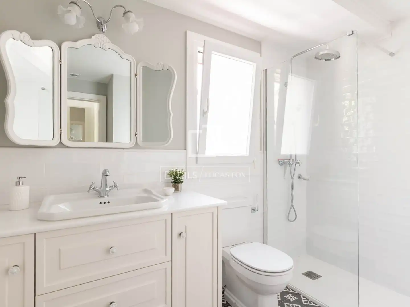 Bathroom of Houses for sale in Sant Cugat del Vallès  with Air Conditioner, Heating and Private garden
