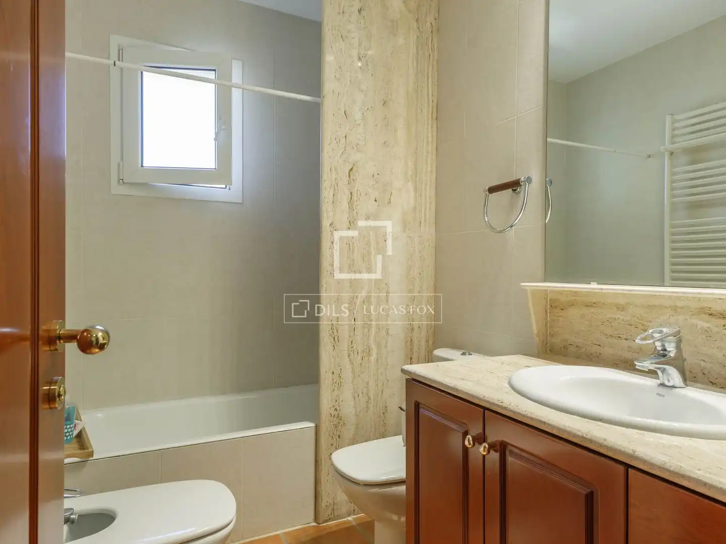 Baño de Finca rústica en venta en Rocafort con Aire acondicionado, Jardín privado y Terraza