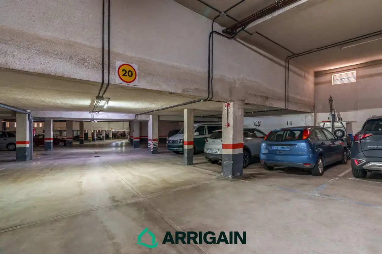 Parking de Piso en venta en Donostia - San Sebastián  con Calefacción, Trastero y Balcón