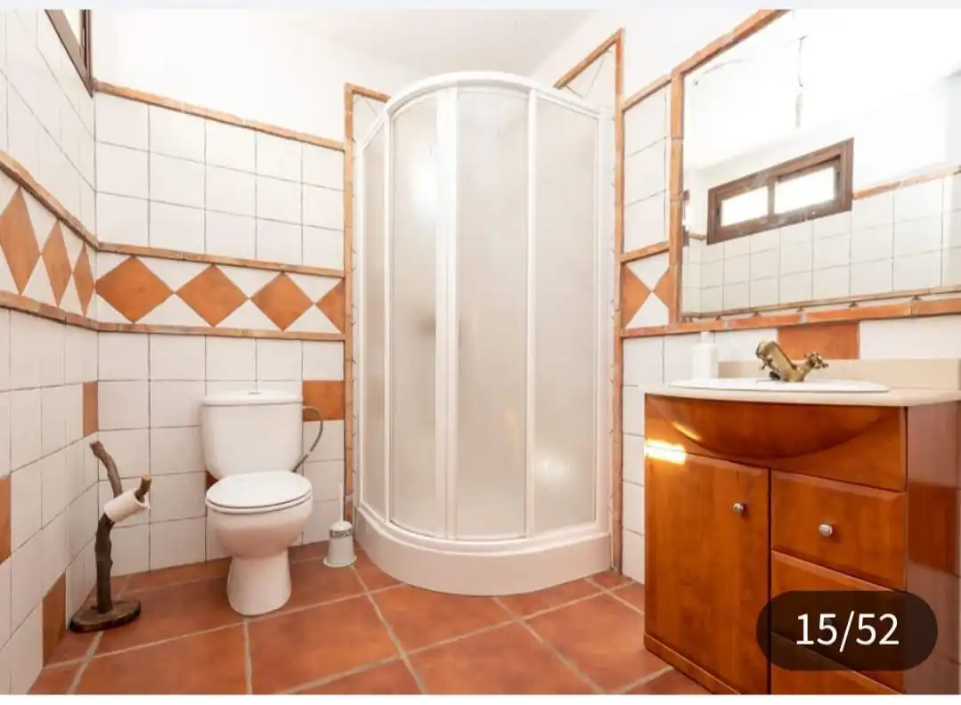 Bany de Casa o xalet en venda en Nigüelas amb Jardí privat i Piscina comunitària
