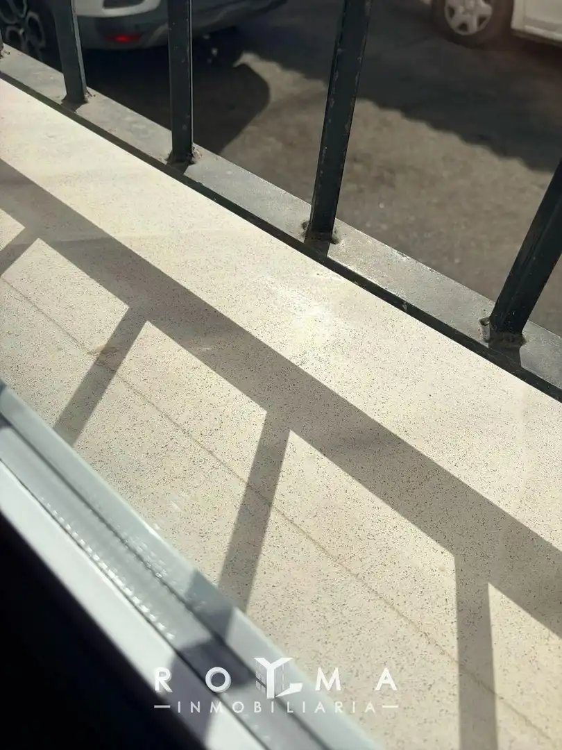 Vista exterior de Piso en venta en Dos Hermanas con Aire acondicionado