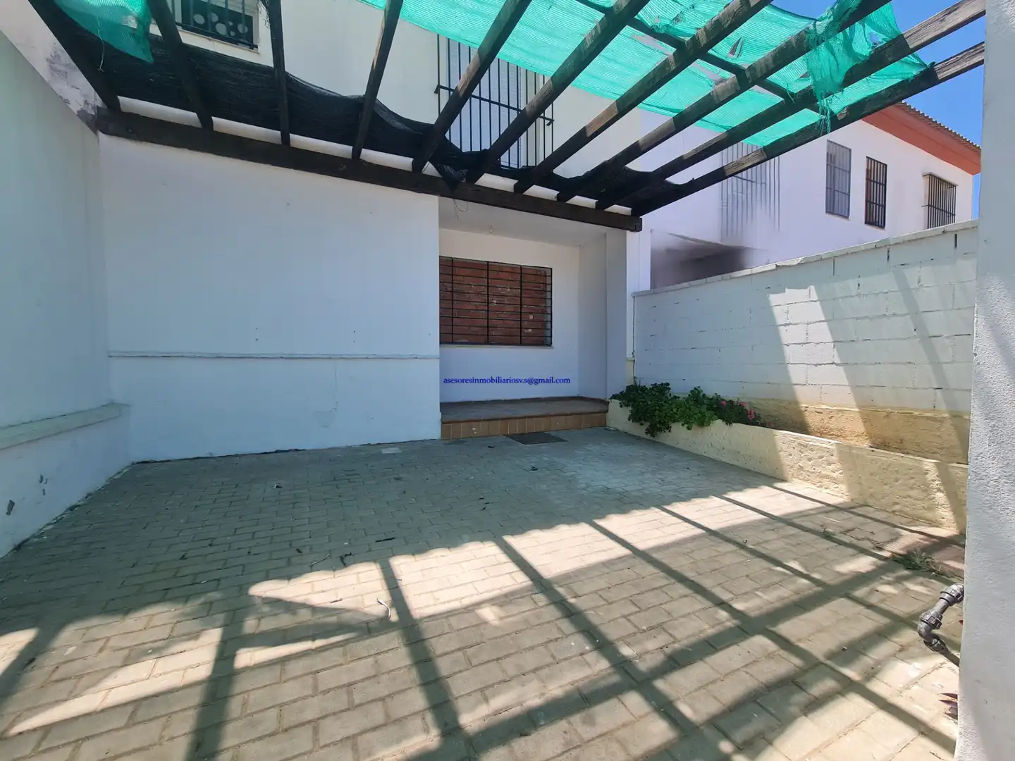 Einfamilien-Reihenhaus zum Verkauf in Cantillana mit Balkon
