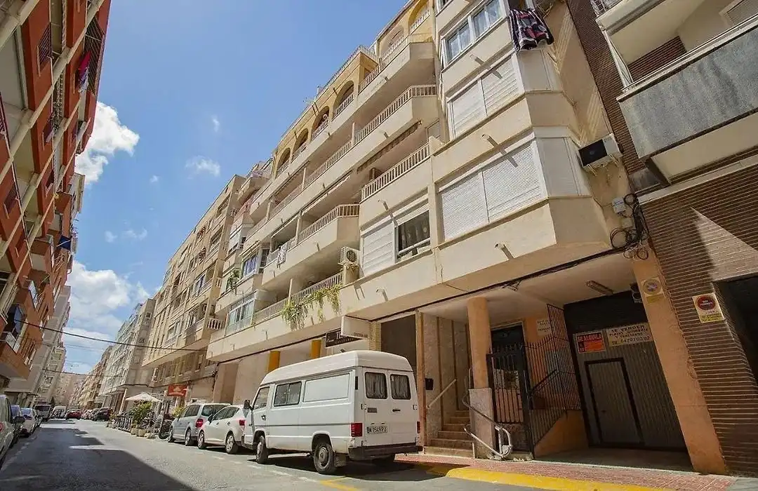 Vista exterior de Apartamento de alquiler en Torrevieja con Aire acondicionado, Amueblado y Internet