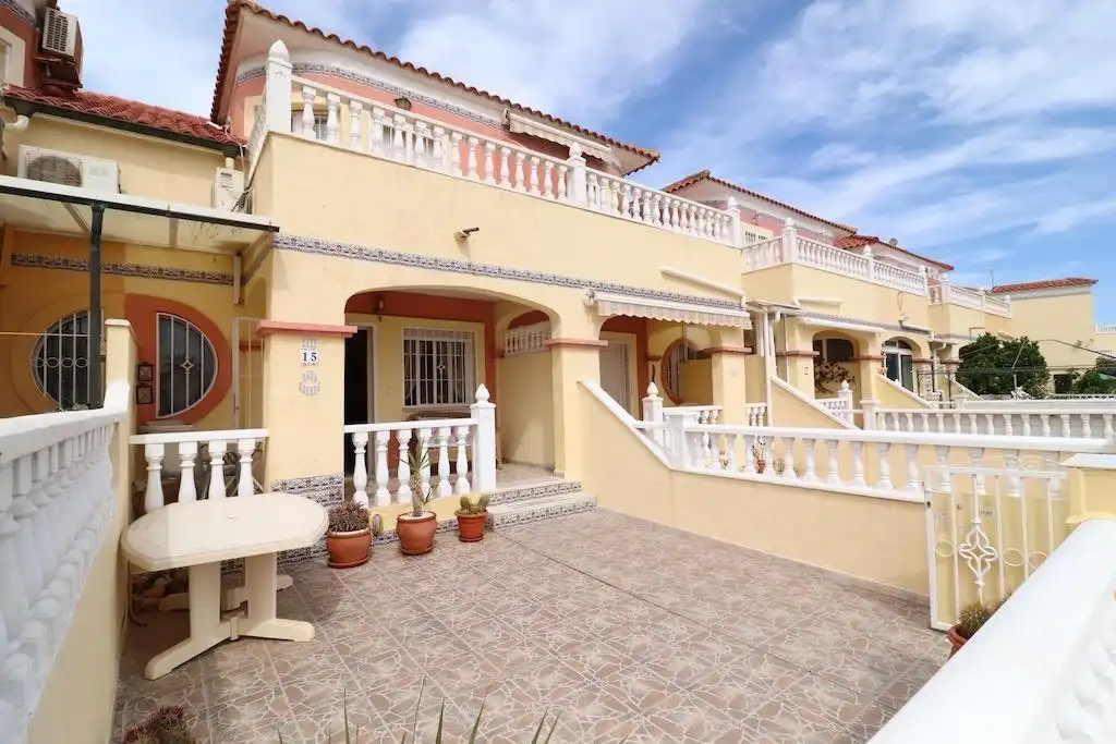 Detached homes for rent in Calle Granito, La Regia