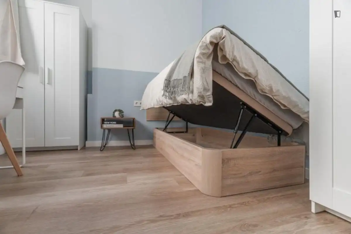Room in Sol