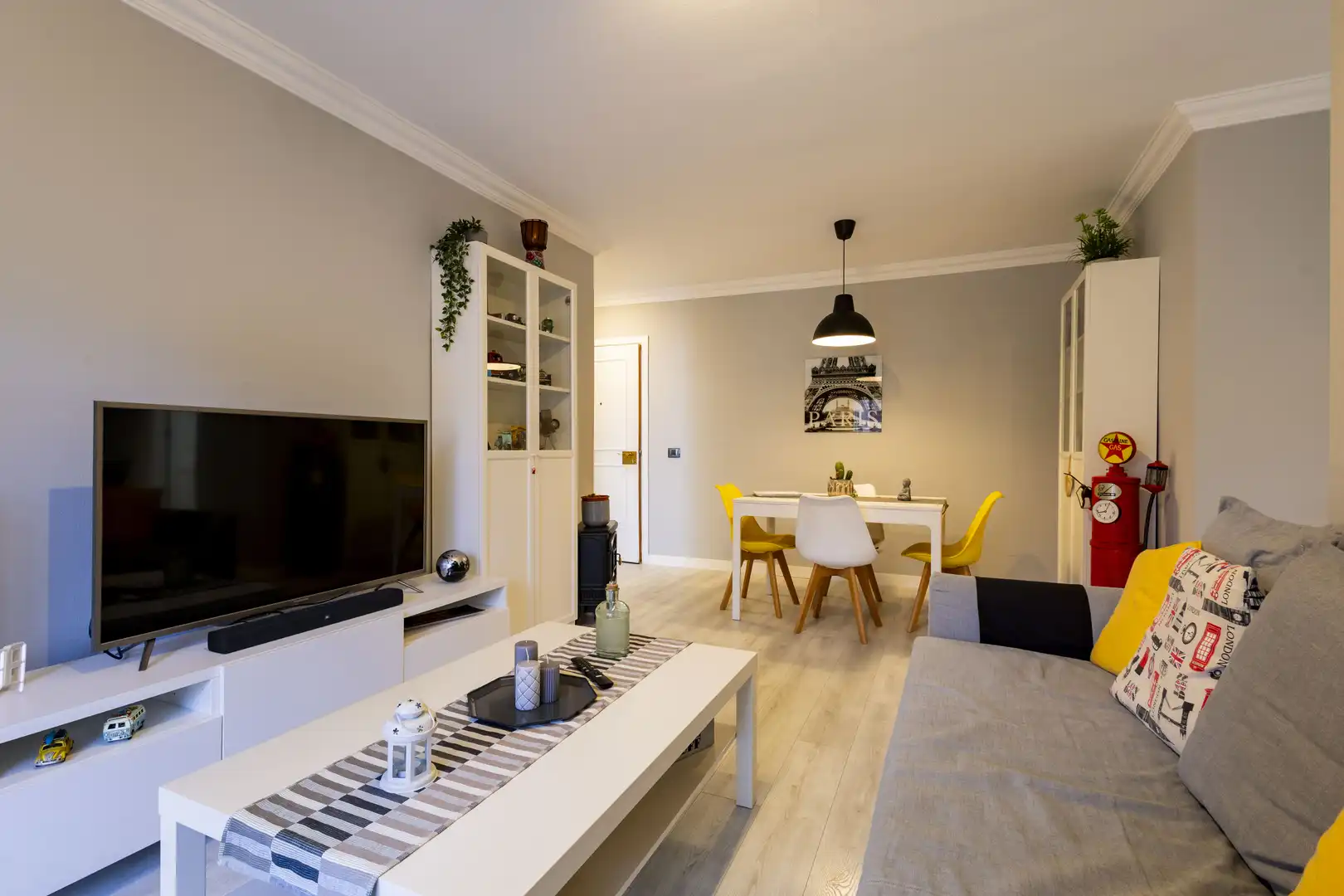 Living room of Flat for sale in San Cristóbal de la Laguna  with Storage room, Furnished and Balcony