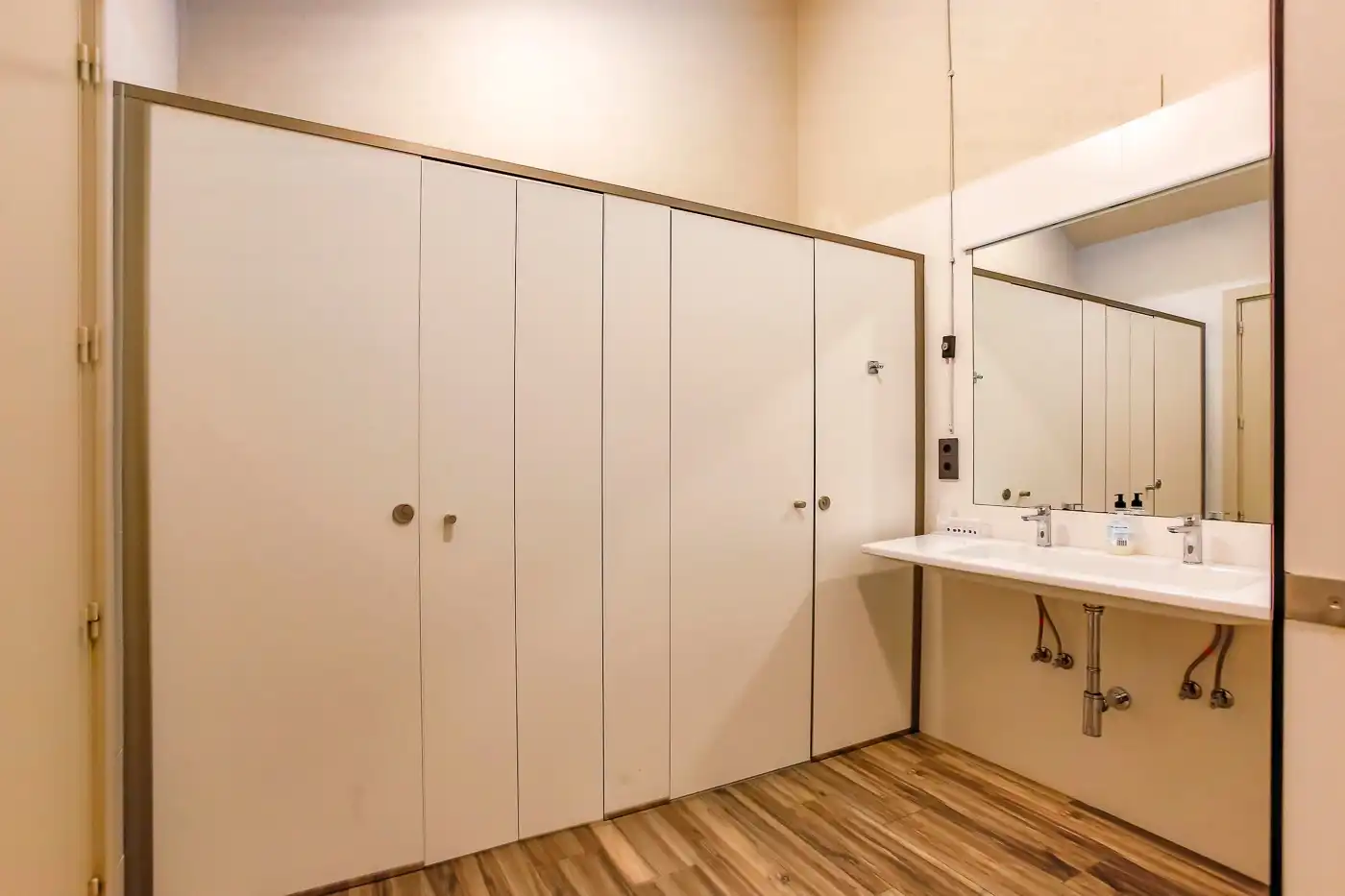 Bathroom of Country homes for sale in Les Oluges  with Heating, Private garden and Terrace