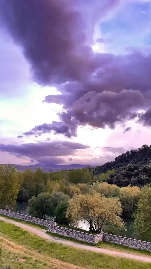 Vista exterior de Pis en venda en Ponferrada amb Parquet, Moblat i Forn