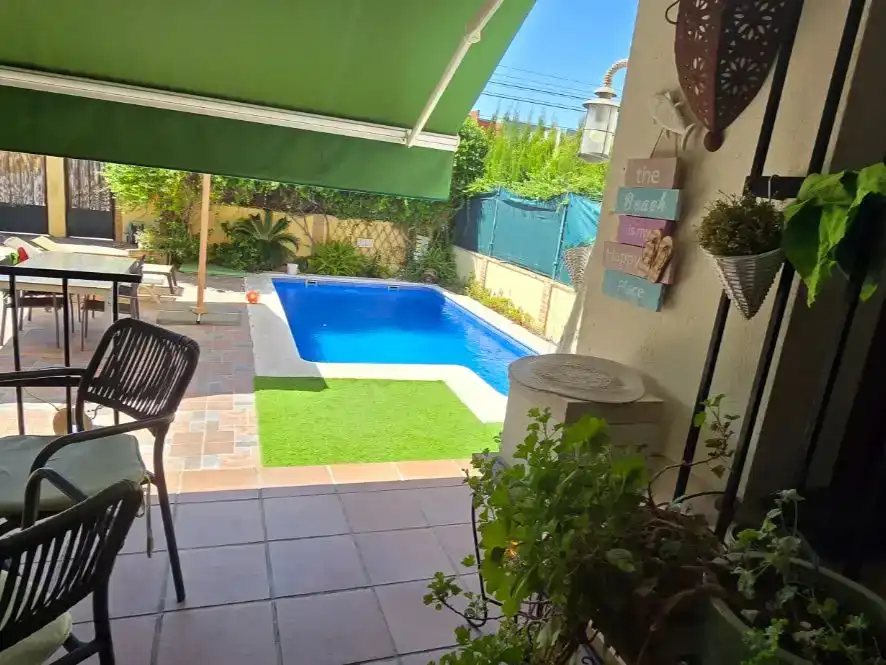 Piscina de Casa adosada en venda en Almodóvar del Campo amb Aire condicionat, Piscina i Balcó