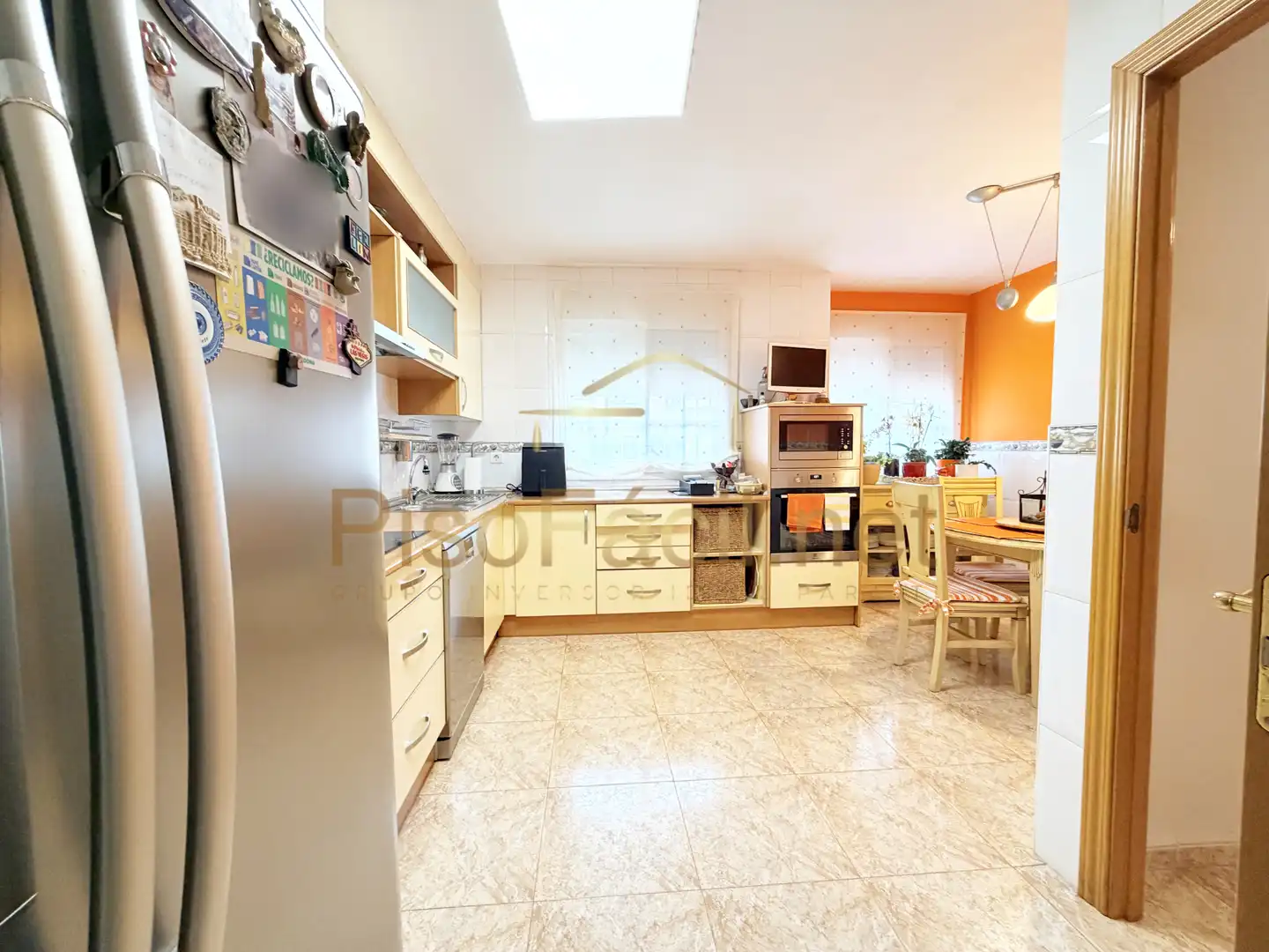 Cuina de Casa o xalet en venda en Parla amb Aire condicionat, Calefacció i Jardí privat