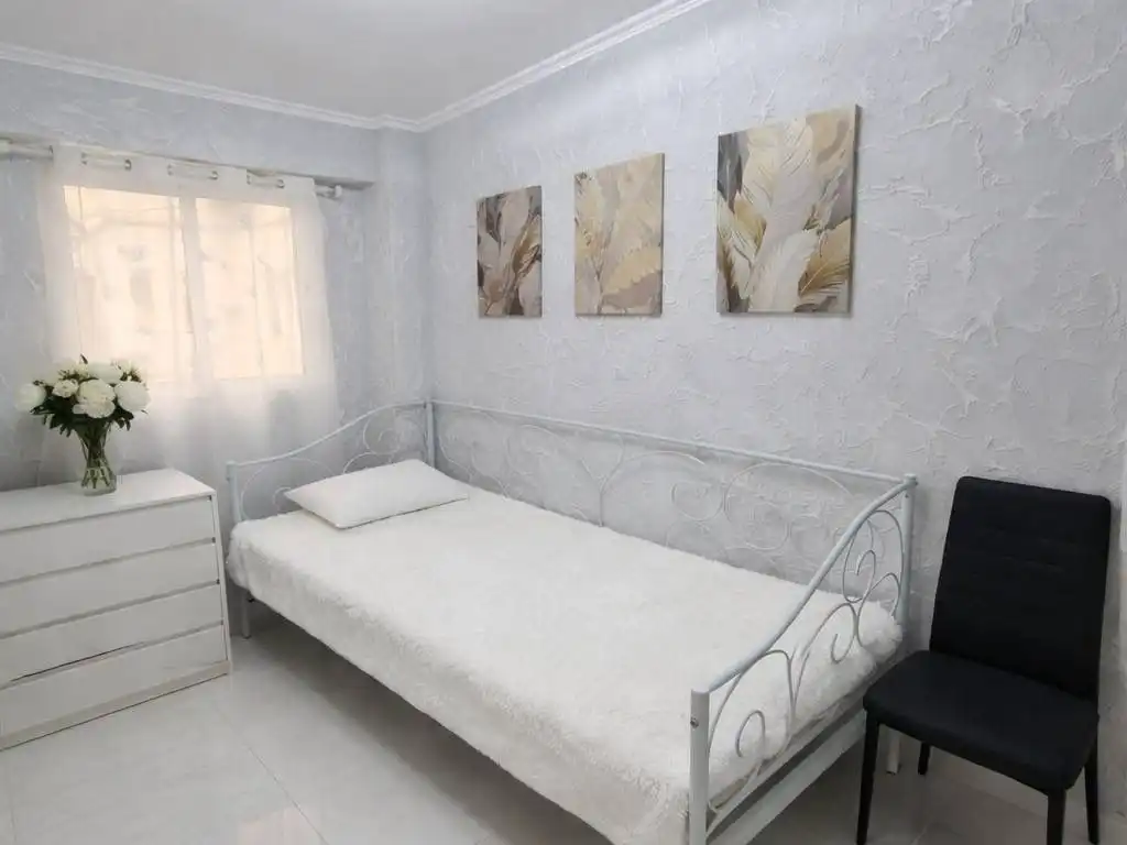 Apartment with lift for sale in Carrer de Conchita Piquer 5, imagen 2