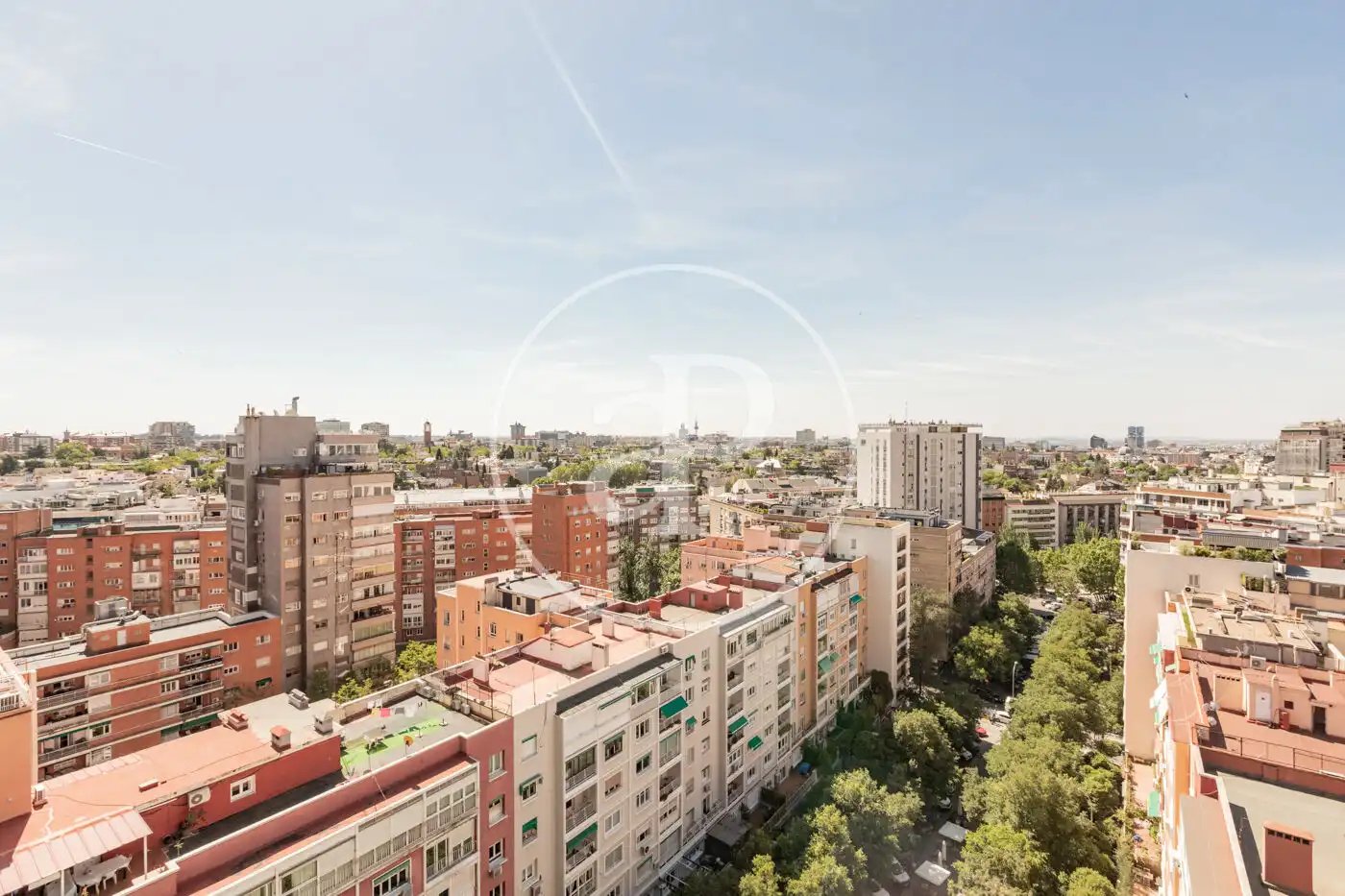 Vista exterior de Àtic en venda en Madrid amb Aire condicionat, Calefacció i Terrassa