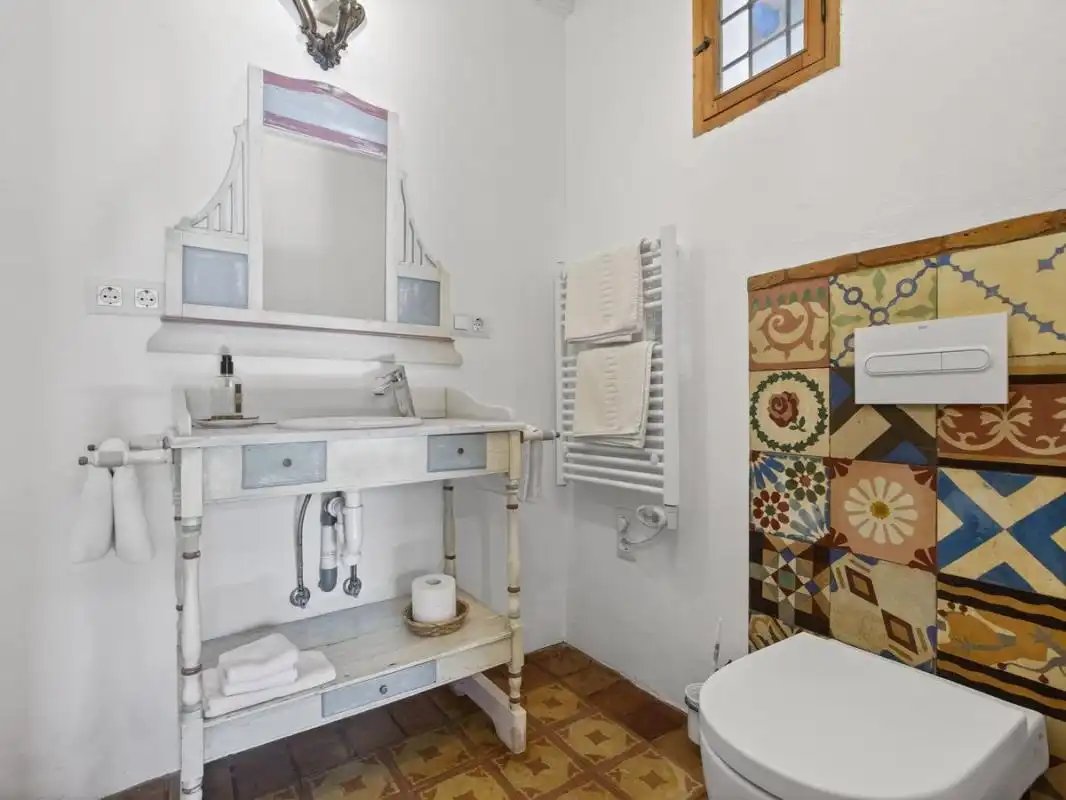 Bathroom of Houses for sale in Carmona  with Heating, Storage room and Swimming Pool