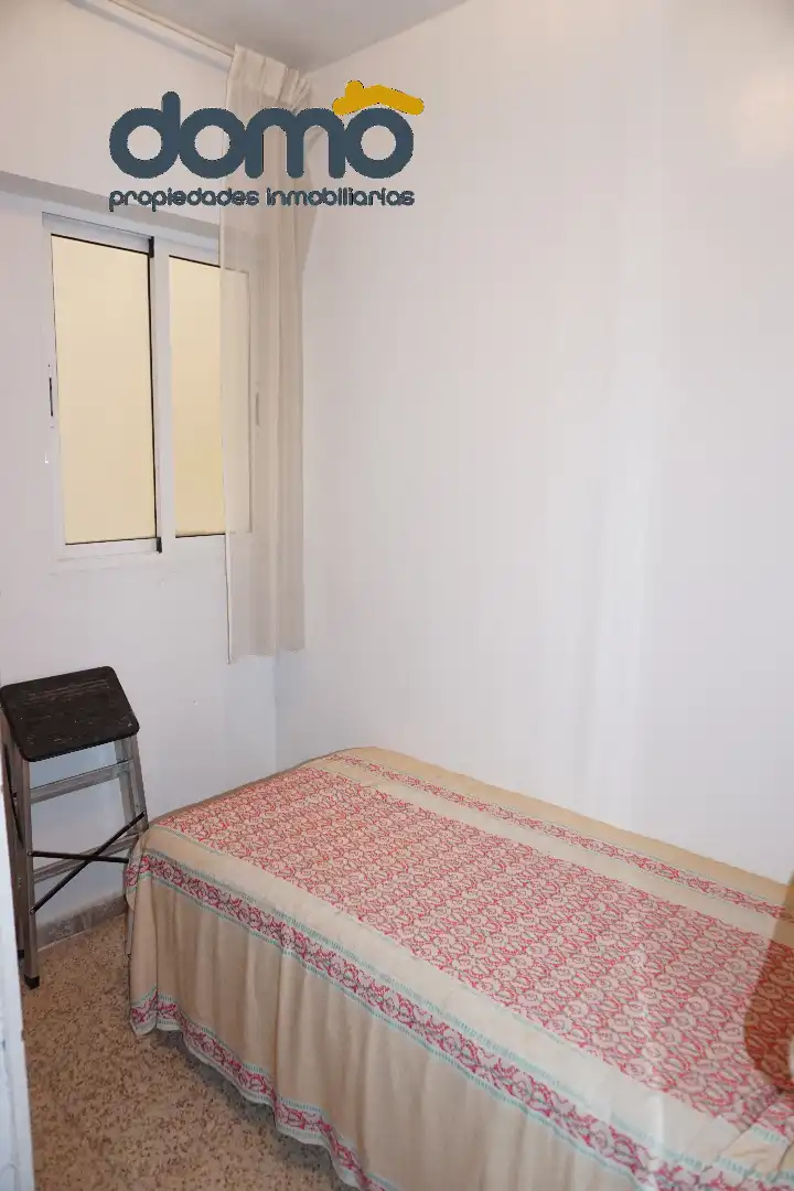 Habitación de Piso en venta en Almería con Amueblado y Balcón