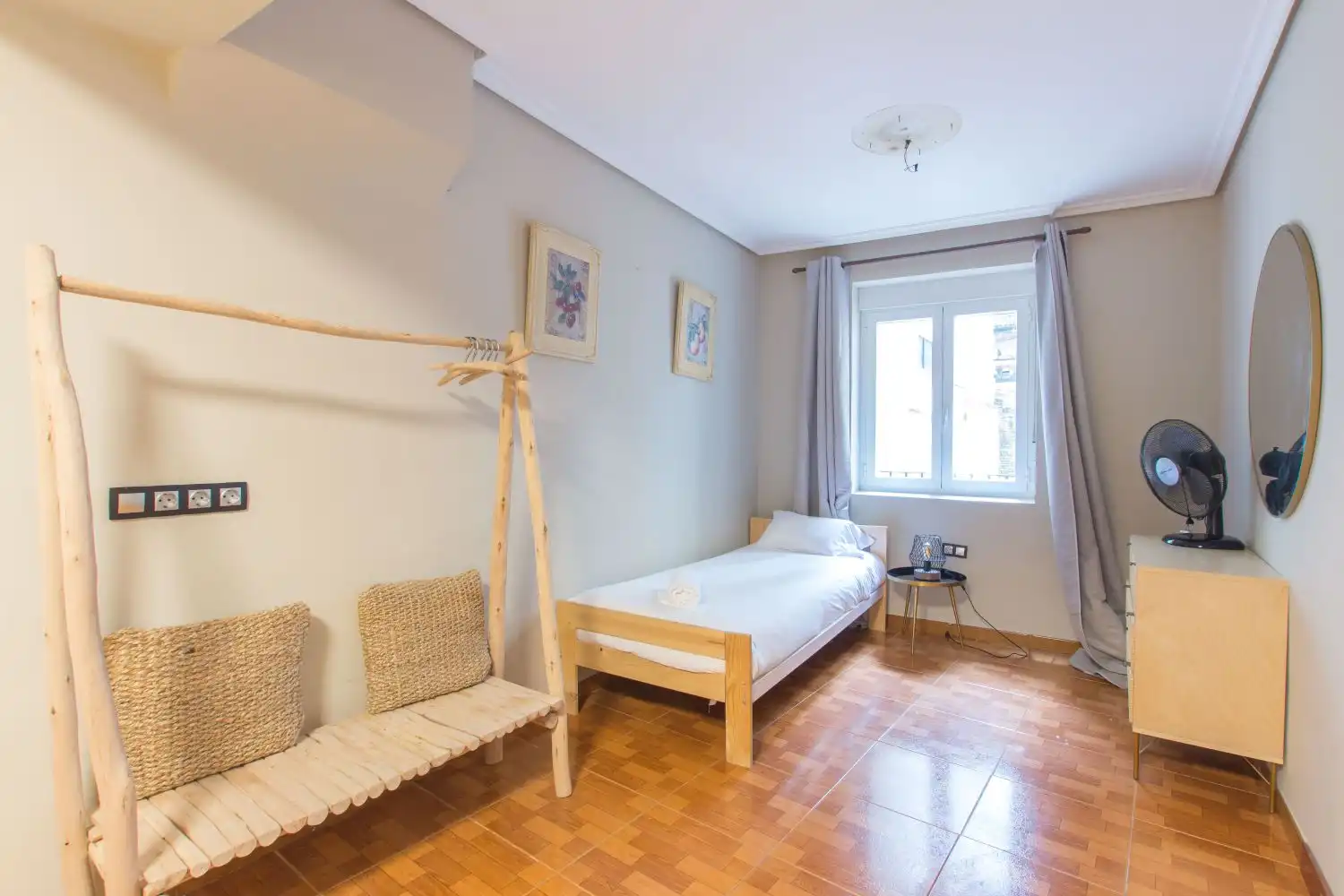 Habitación de Piso en venta en  Pamplona / Iruña con Calefacción, Amueblado y Balcón