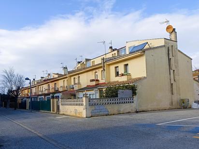 Vista exterior de Casa adosada en venda en Palamós amb Terrassa i Balcó