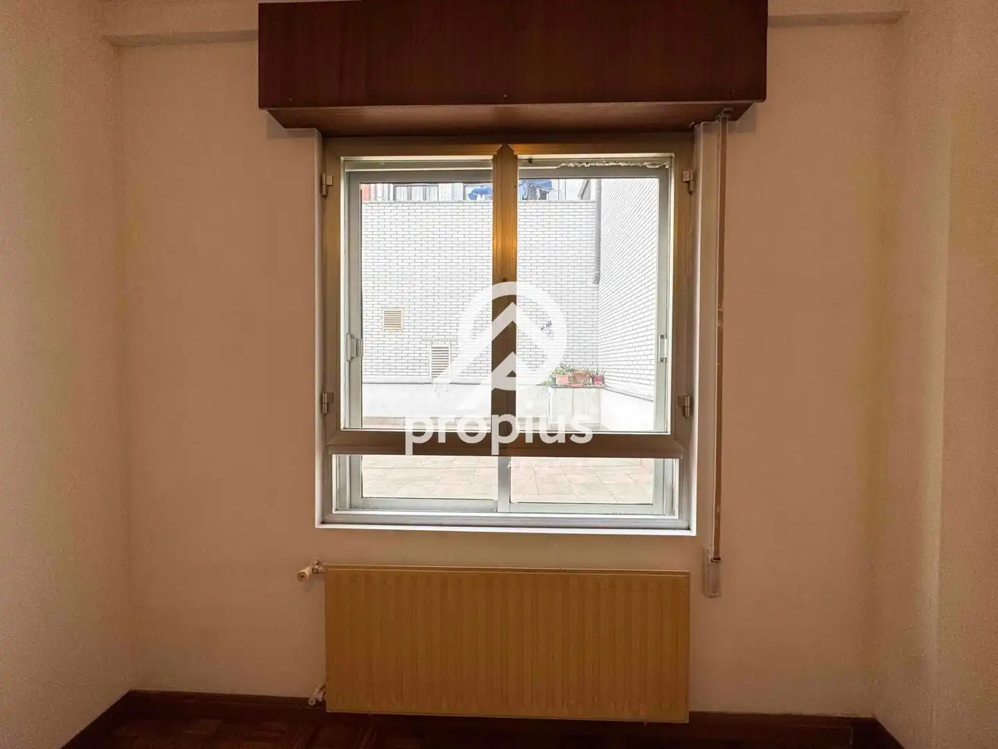 Habitación de Piso en venta en Oviedo  con Calefacción, Parquet y Terraza