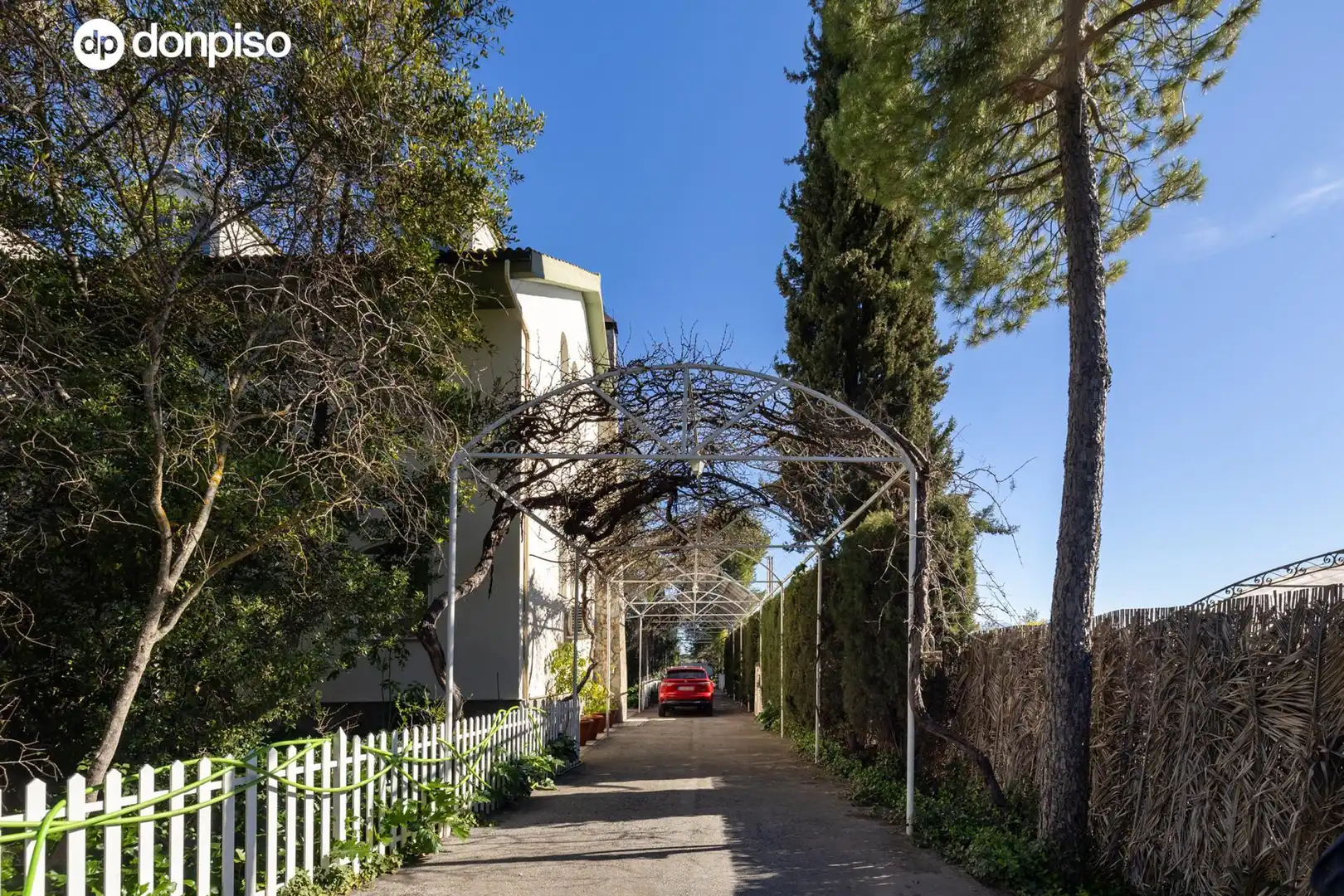 Vista exterior de Casa o chalet en venta en Atarfe con Calefacción, Jardín privado y Terraza