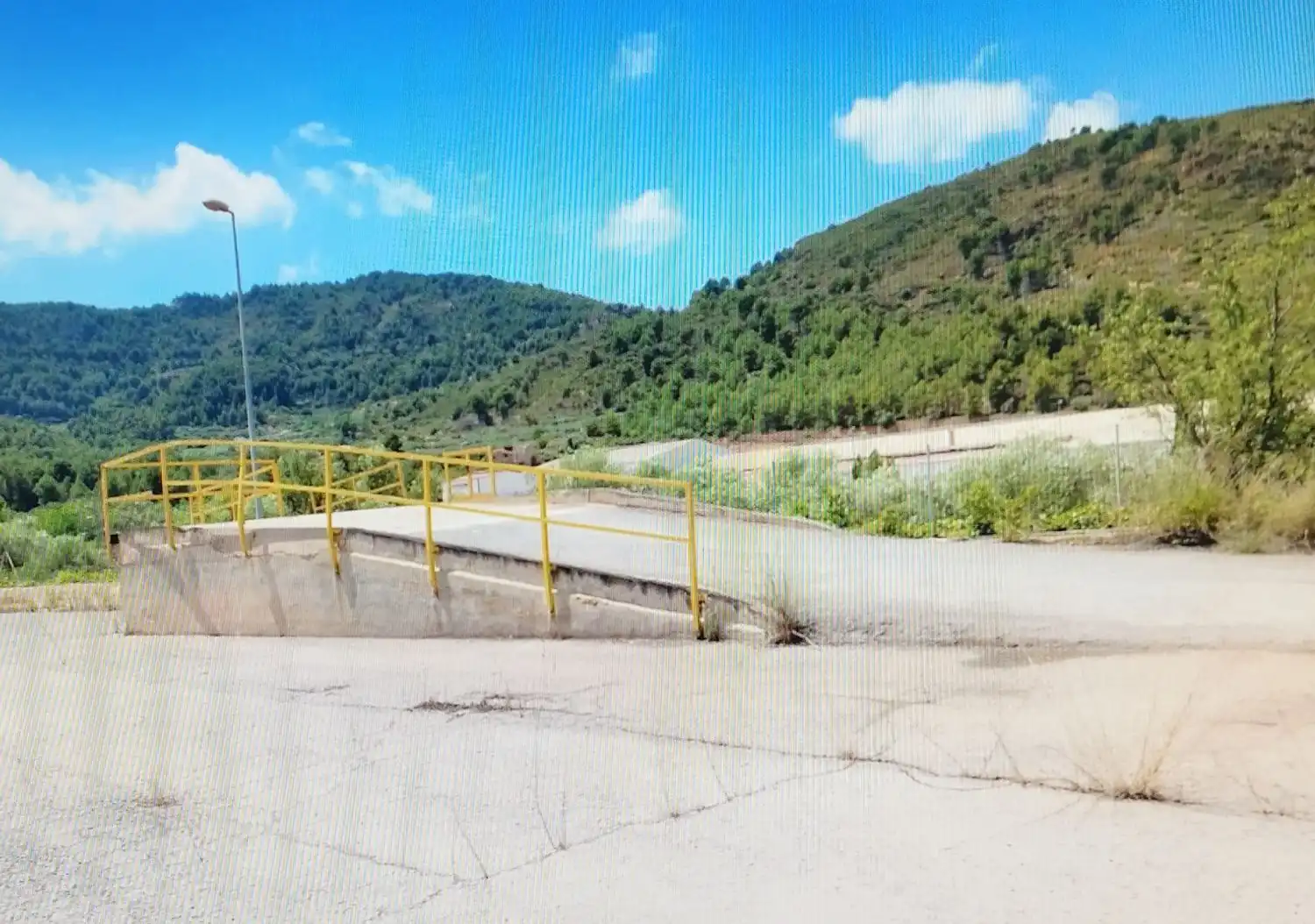 Außenansicht von Fabrikhallen zum Verkauf in Llucena / Lucena del Cid
