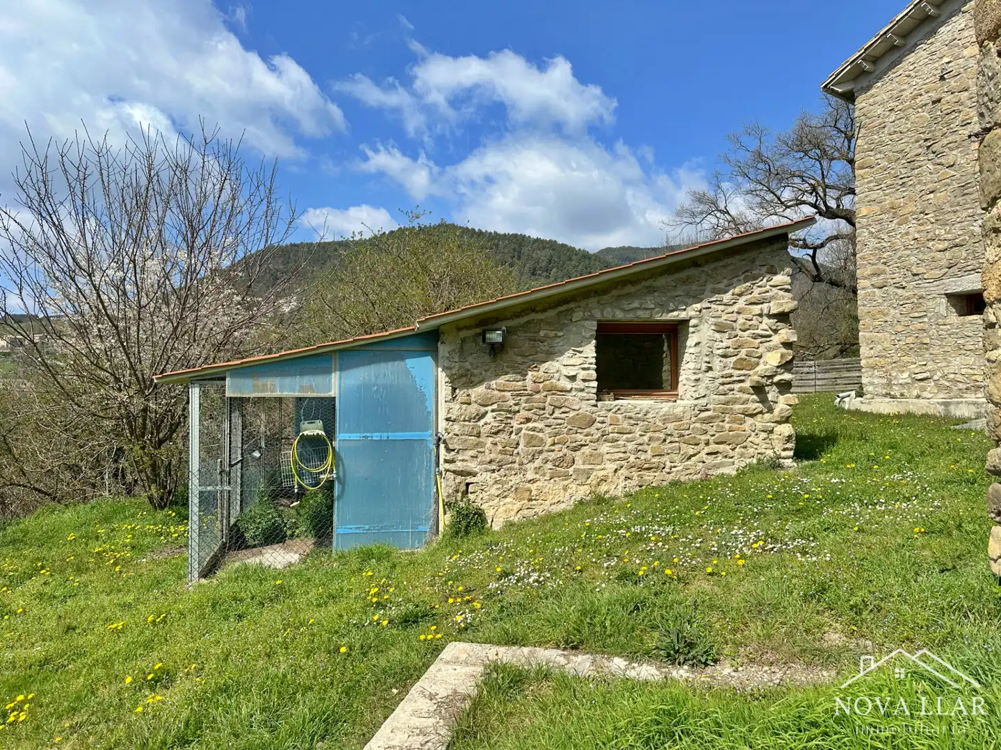 Vista exterior de Finca rústica en venta en Les Llosses con Calefacción, Jardín privado y Parquet