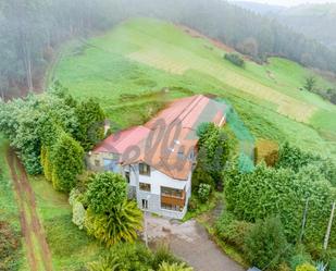 Vista exterior de Casa o xalet en venda en Candamo amb Calefacció i Jardí privat