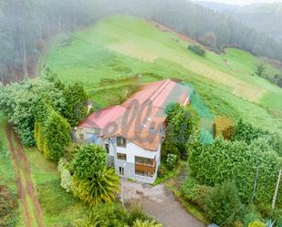 Vista exterior de Casa o xalet en venda en Candamo amb Calefacció i Jardí privat