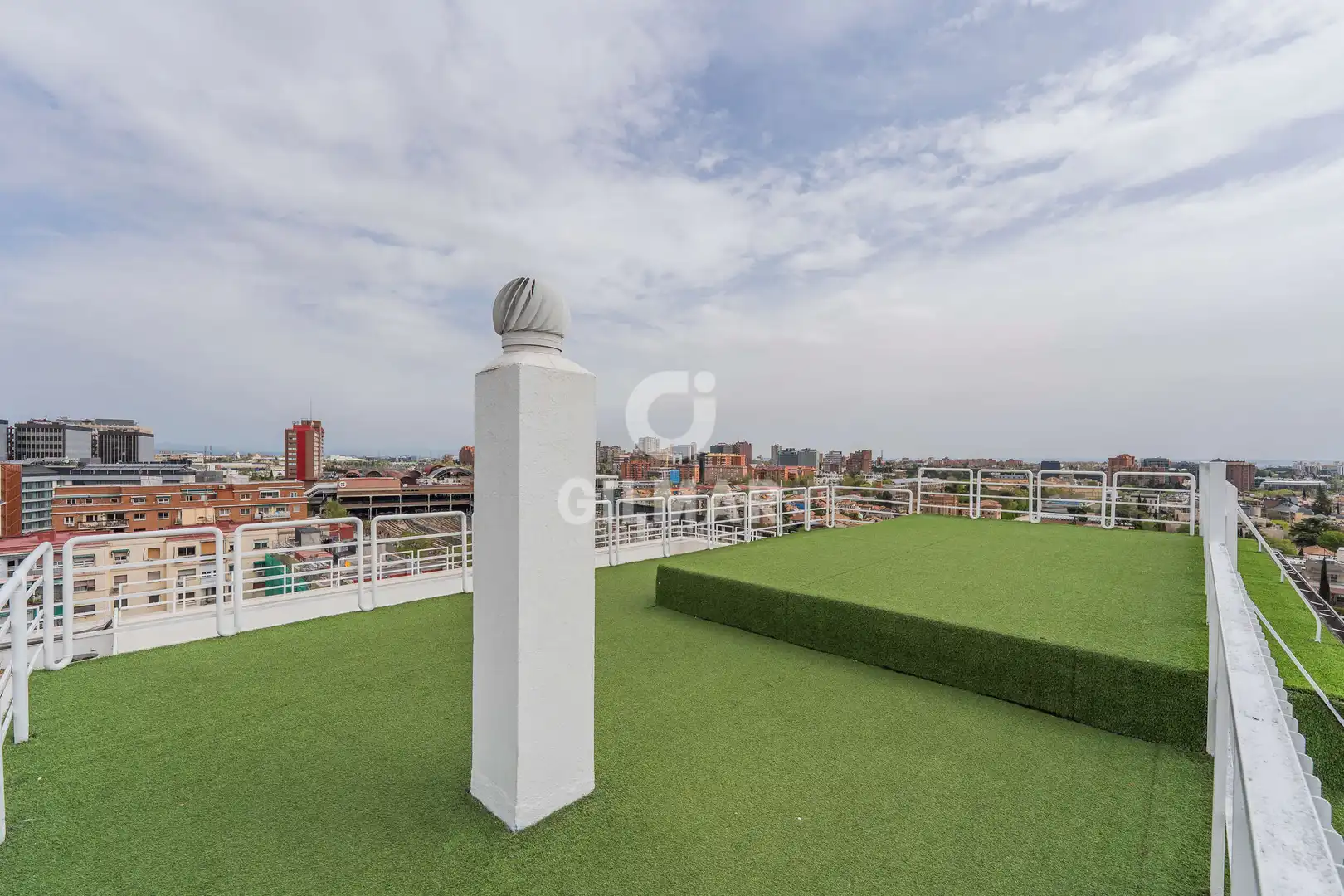 Terraza de Piso en venta en Madrid con Calefacción, Piscina y Balcón
