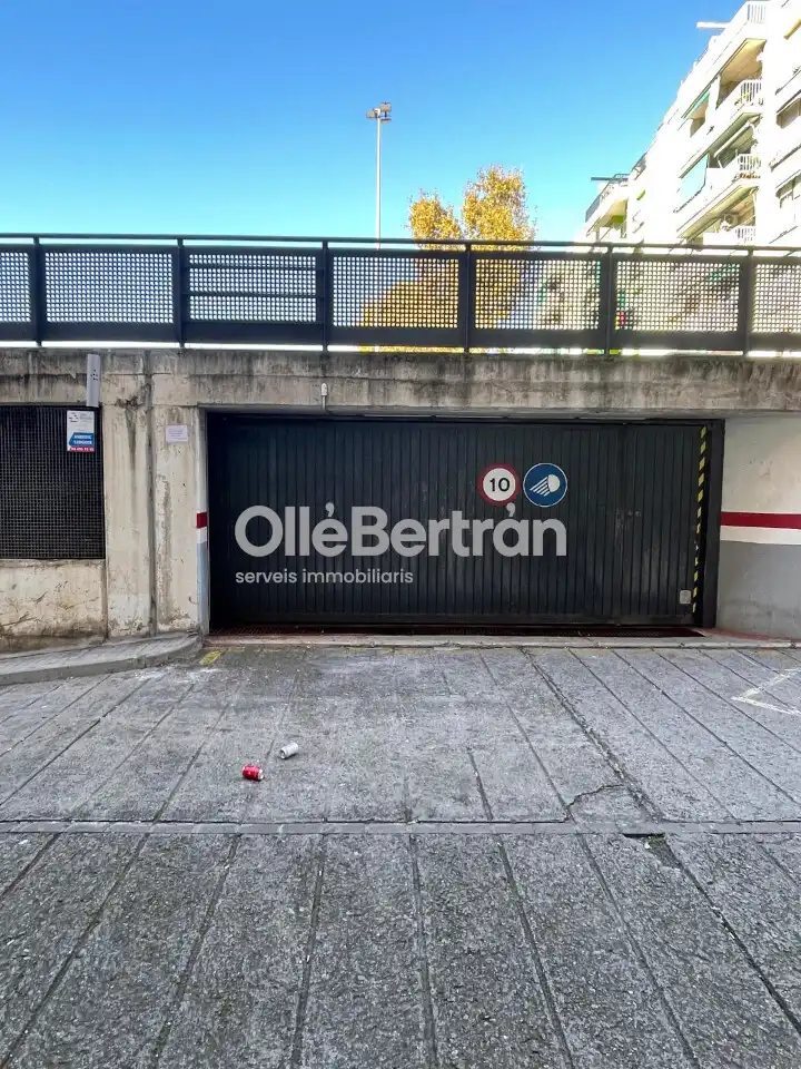 Parkplatz von Garage zur Miete in Badalona