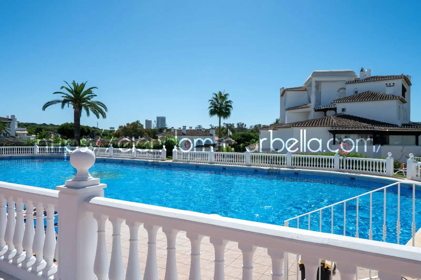 Swimming pool of Apartments for sale in Marbella  with Air Conditioner, Terrace and Furnished