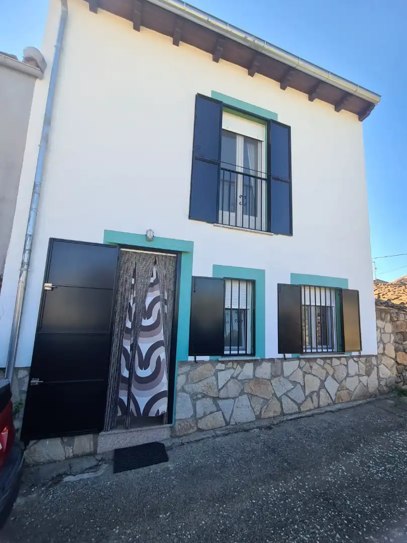 Exterior view of Houses for sale in La Cabeza de Béjar   with Furnished