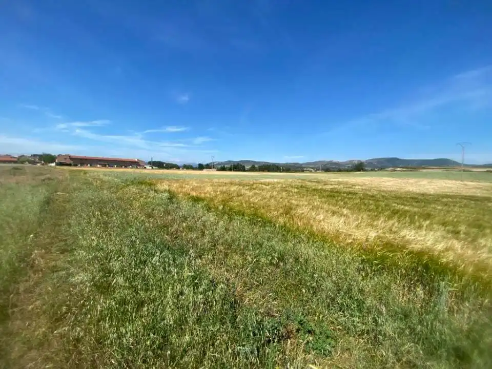 Residential land for sale in Medina de Pomar
