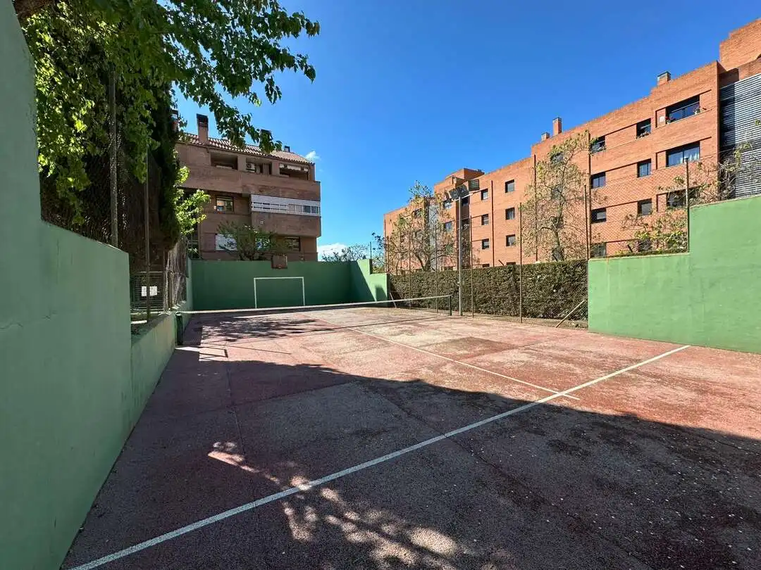 Parkplatz von Wohnung zum Verkauf in Toledo mit Klimaanlage, Heizung und Privatgarten