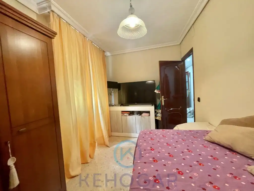 Bedroom of Flat for sale in Dos Hermanas