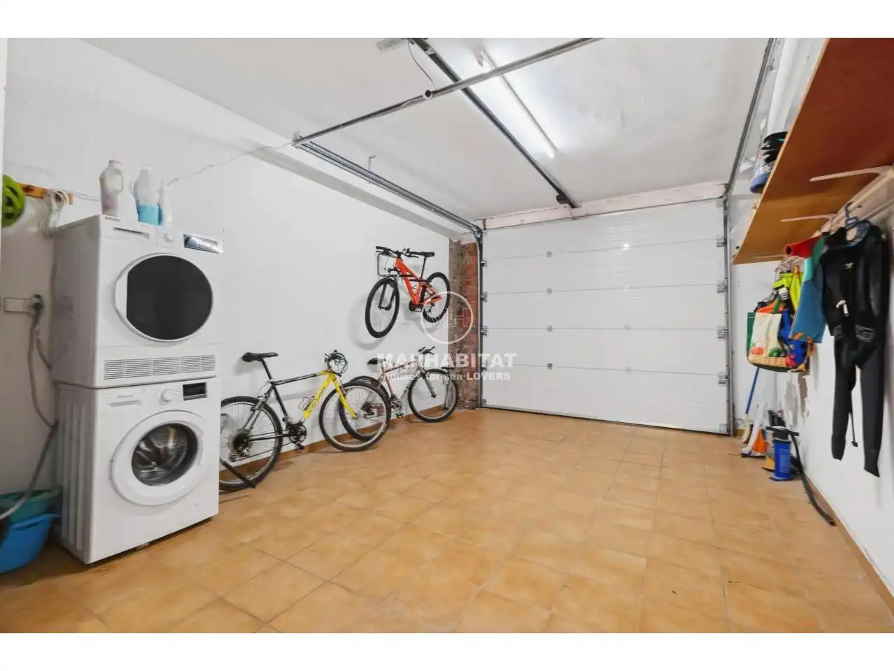 Parking de Casa o chalet en venta en L'Escala con Terraza y Amueblado