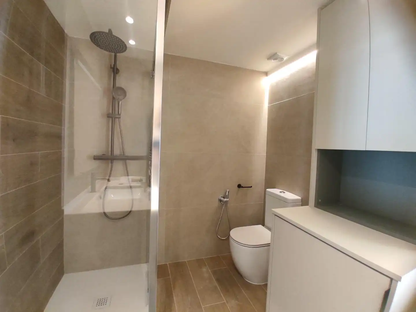 Baño de Apartamento de alquiler en Marbella con Terraza