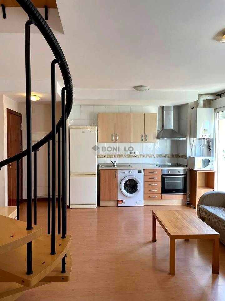 Cuina de Dúplex en venda en  Teruel Capital amb Calefacció, Terrassa i Moblat