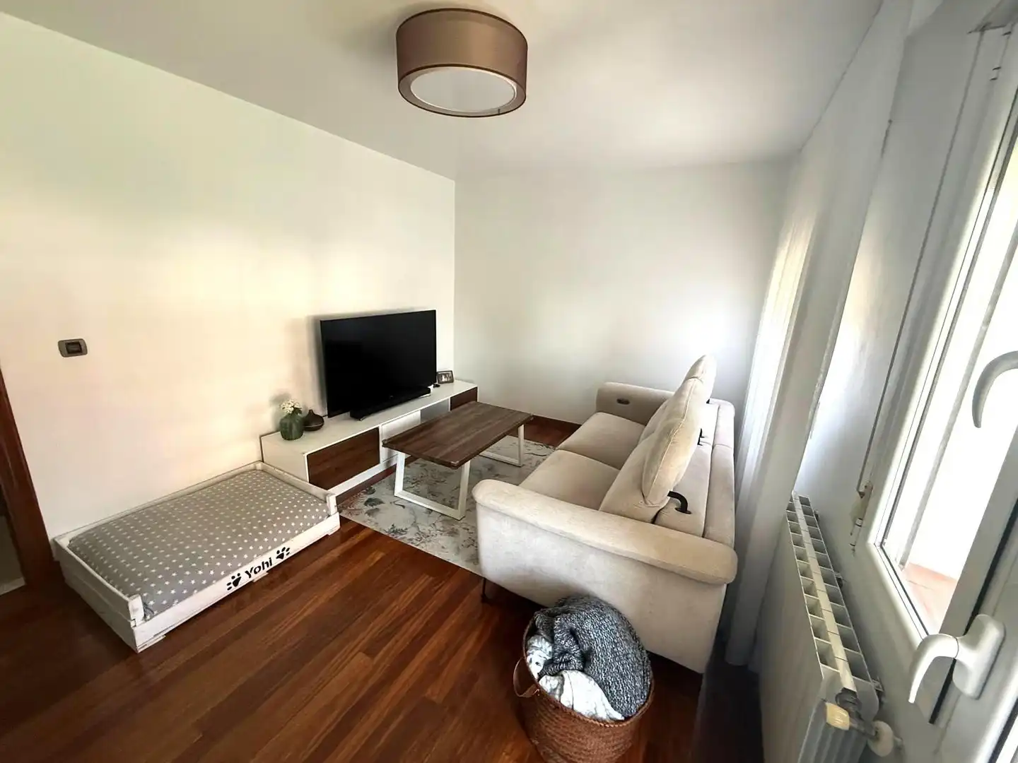 Living room of Flat for sale in Basauri   with Heating and Balcony