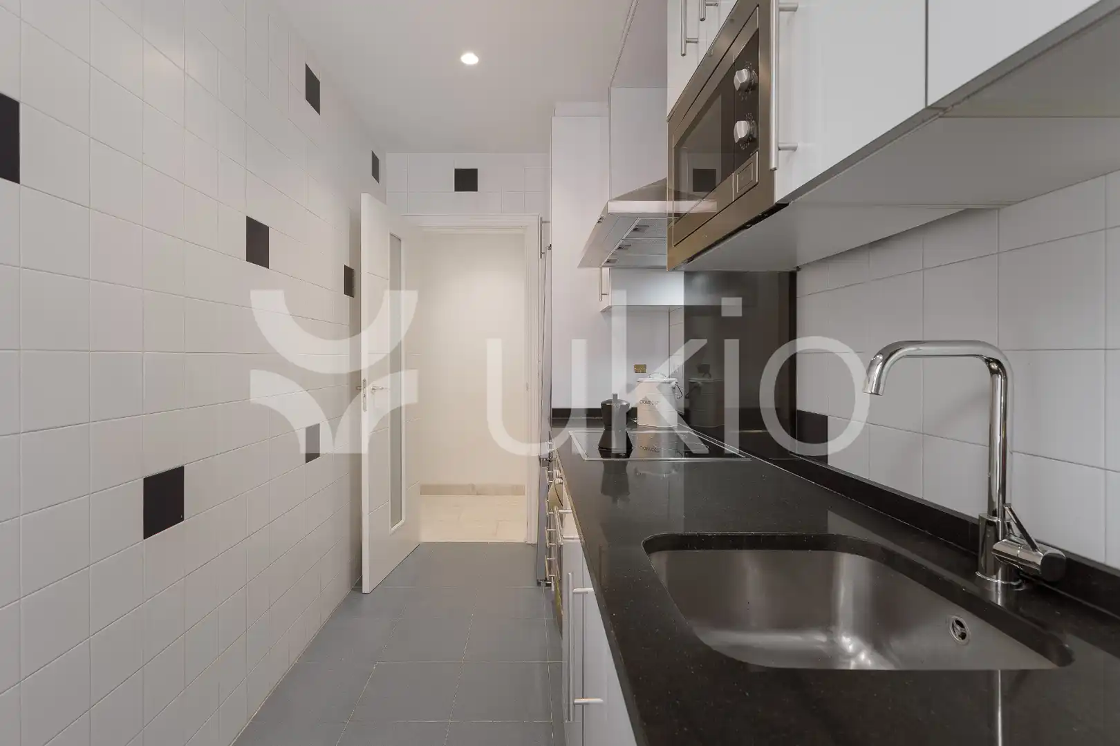 Cocina de Apartamento de alquiler en Madrid con Aire acondicionado, Calefacción y Amueblado