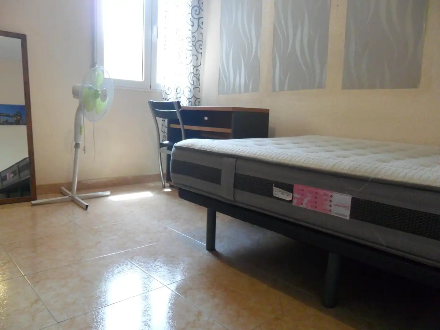 Habitación de Piso de alquiler en Granada con Calefacción y Jardín privado