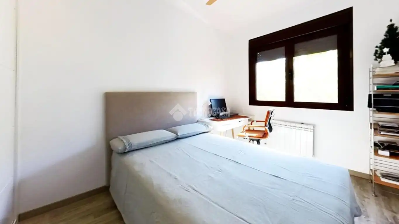 Bedroom of Flat for sale in Alcalá de Henares  with Air Conditioner, Terrace and Storage room